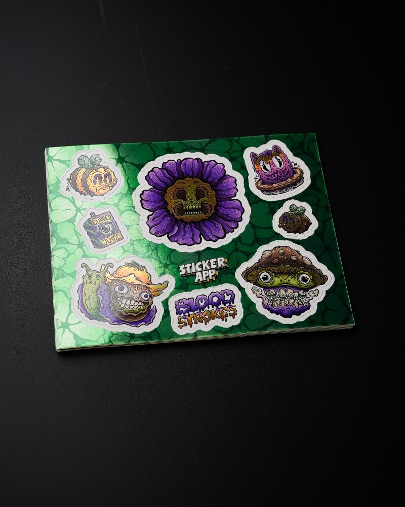 Hoja de pegatinas de la tarjeta de agradecimiento de Bloodstrokes con una flor calavera, un monstruo seta y otras criaturas siniestras sobre fondo verde brillante